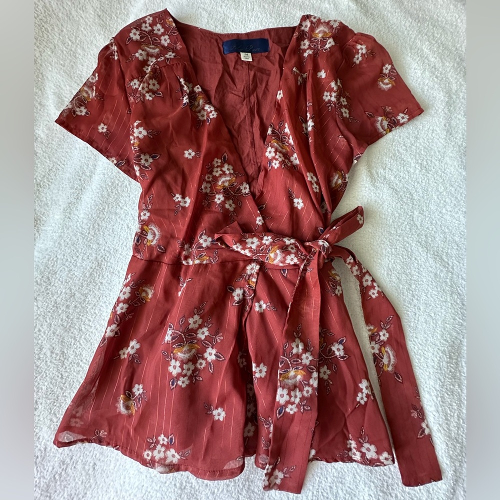 Blue Rain short sleeve wrap blouse orange with floral and gold stripes size M